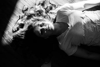 15 Painful Reasons You Keep Waiting for Someone Who Won’t Choose You