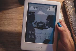 Romance de realeza com protagonismo preto: Apaixonada pelo príncipe, de Lyli Lua