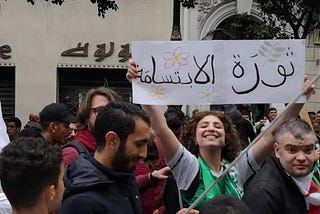 La Révolution du Sourire par Sarah Slimani, éditrice aux éditions Frantz-Fanon.