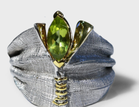 Review and Unboxing: German Kabirski’s Mydra Peridot Ring