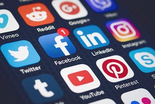 Facebook kişi listenizden her gün 2 kişi çıkarmanız gerekseydi, ilk 2 kim olurdu? #UnFriend