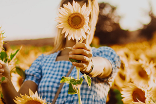 10 Quotes to Sink into the Beauty of Summer.