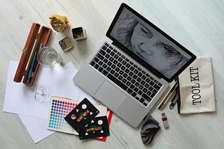 Insider’s Guide: How to Become a Professional Graphic Designer