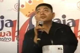 “Mas, Bikinin Saya Logo ya, Nanti Saya Kasih Pulsa”