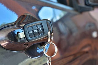Automotive Locksmith Ft Lauderdale-Car Key Cutting & Transponder Key Programming