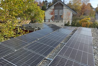 Drexel & Weiss Aerosmart M: Brauchwassererwärmung mit PV-Überschuss über EVU-aktiv-Kontakt