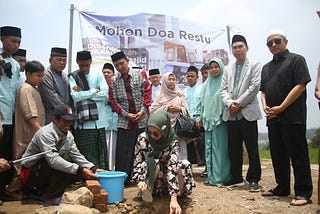 Desy Ratnasari dan Keluarga Sedekah Rp50 Juta untuk Pembangunan Masjid di Daarut Tarmizi