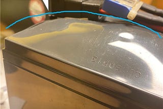 UPS-batteries getting hot without reaction