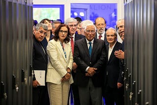 NOVO SUPERCOMPUTADOR TEM A INTELIGÊNCIA DE 900 MILHÕES DE GOVERNANTES