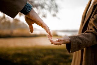 3 Relationship Traps Every Woman Needs to Avoid