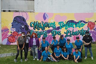 Las mujeres de Puente Aranda que pintaron con presupuestos participativos una localidad de…