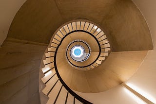 Fibonacci staircase to illustrate the topic