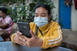 Comparing worker experiences to brand commitments in fashion supply chains