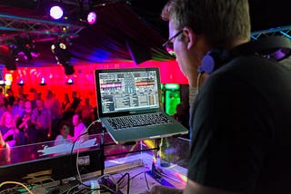 4 Things To Know Before Booking Entertainment For Your Event