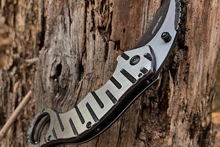 Uses and Advantages of a Powerful Karambit Knife