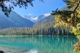 The Ultimate Joffre Lakes Hiking Guide with a Complete Travel Itinerary