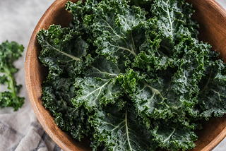 Garlic Parmesan Kale Chips — Day 23 of 30 Snack Recipes