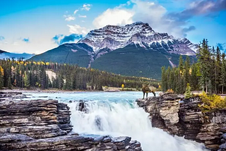 11 Mesmerize Waterfalls In Canada With A Amazing Landscape