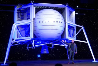 Jeff Bezos introduced spectacular vehicle of Blue Origin that will be sent to moon