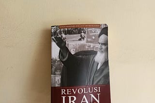 Membahas Revolusi Iran