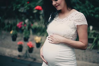 Women In Maternity Photos: What They’re Really Thinking!