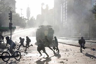 Cómo el modelo económico de Pinochet llevó a la crisis actual que envuelve a Chile