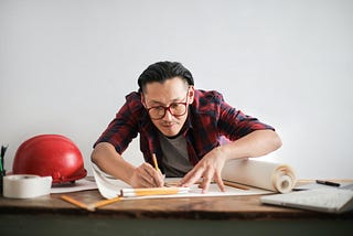 Decoding the Process of Becoming an Expert. 10,000 Hours? Or Something More?