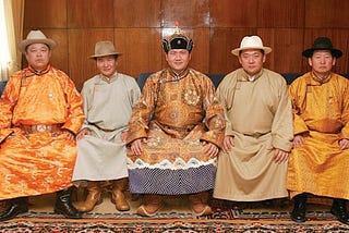 IS THE MONGOLIAN STATE IS A PARLIAMENTARY STATE OR AN POOR- ABSOLUTE MONARCHY?
