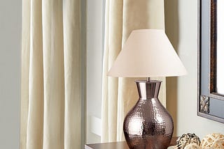 How to Choose a Table Lamp and Tea Light Holders for the Living Room