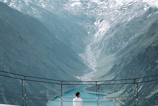 O que há em mim é sobretudo cansaço