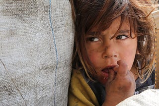 Le bleu des jours de mai (poème aux enfants de Syrie)