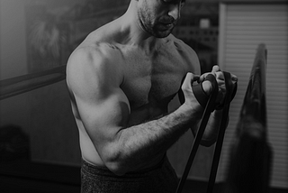 HOW TO USE RESISTANCE BANDS TO BUILD MUSCLE