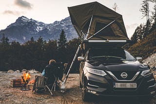 Stoemelings: renting roof tents to promote the economy of functionality