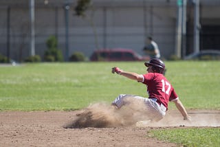 JV boys’ baseball coasts into championships after 9–1 win against Bucs
