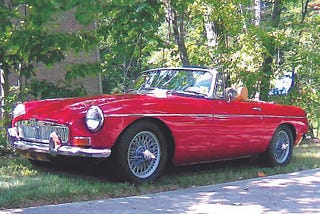 Mosky’s Musings: An Early MGB Faces Off against a Datsun 2000 Roadster