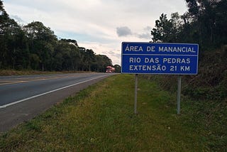 Início da área da Bacia do Rio das Pedras, próximo a Polícia Rodoviária Federal, na BR 277, distrito do Guará, em Guarapuava. Foto: Cléber Moletta/Rádio Cultura FM Guarapuava.