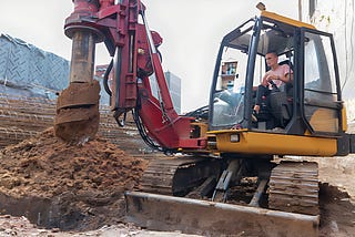 What Are the Benefits of Renting a Hydraulic Pile Hammer?