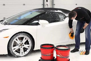 Top 5 Factors to be Considered While Choosing Your Car Detailer