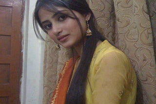 Pakistani Karachi Girl Maheen Arain Whatsapp Number Friendship