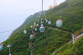 香港海洋公園瀕臨破產，除了「成也陸客，敗也陸客」，還有這些原因……