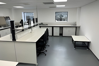 Laboratory Planning and Design: Expert Solutions for Functional and Safe Labs