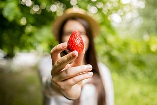 How Strawberries Help to Brighten Your Teeth