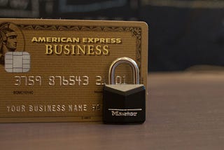 Detecção de fraudes em cartões de crédito utilizando Machine Learning