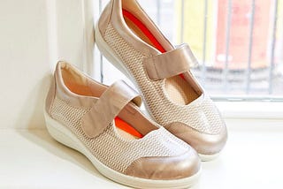 diabetic friendly shoes for women