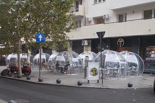 Glamping domes for dining in Bucharest