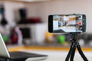 La Révolution de la Sécurité Domestique : Transformer Votre Smartphone en un Gardien Virtuel