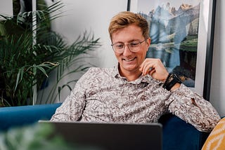 My own CRM got real AI-Agents working in the background. #agencyflow