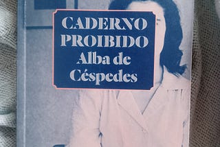 Conforto à mulher fracassada