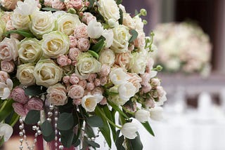 How to choose the perfect Wedding Flowers by Season?
