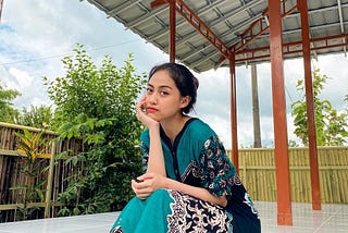 Mengapa Banyak Pria Lebih Menyukai Cewek Cantik Dasteran?